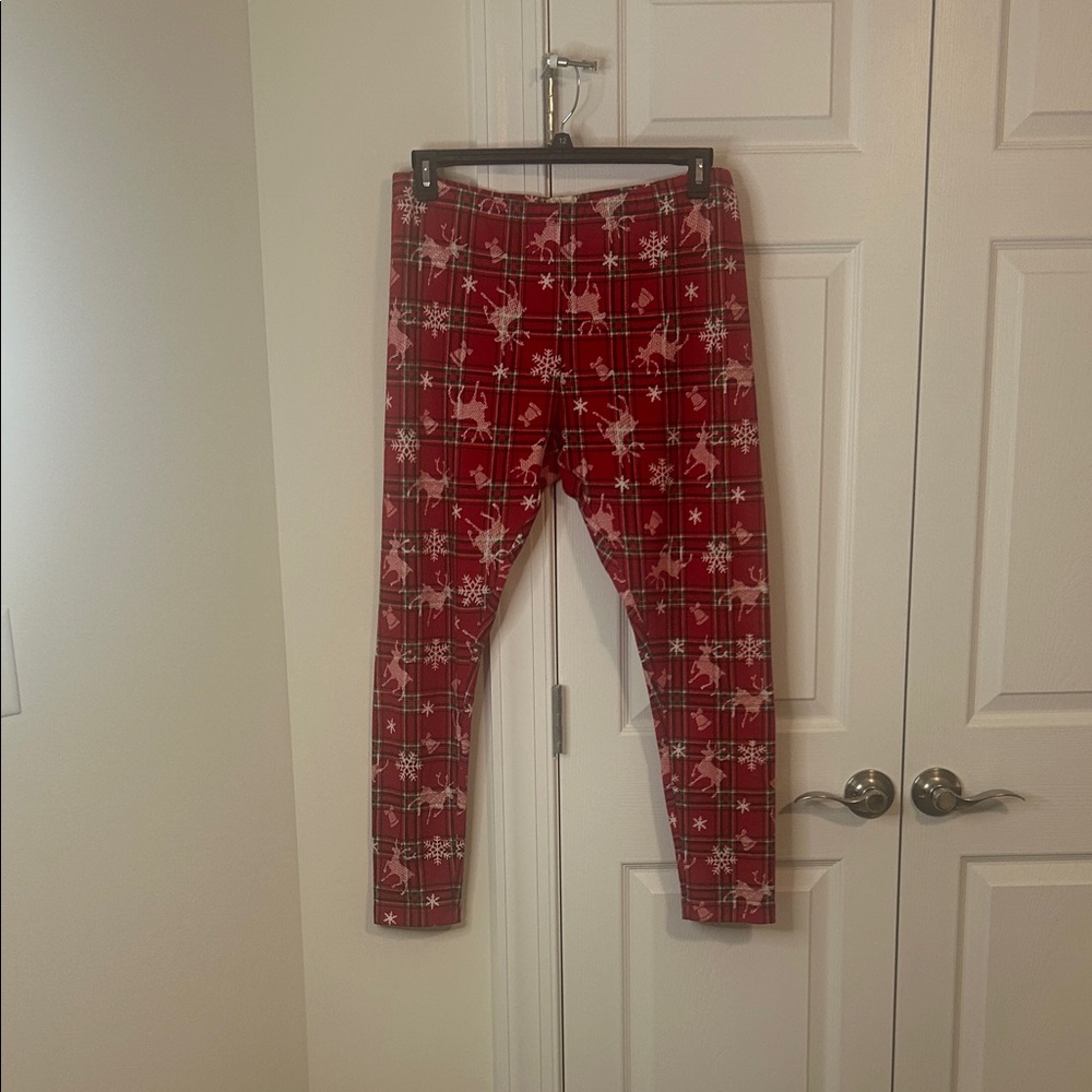 SO Festive Red Plaid Leggings
